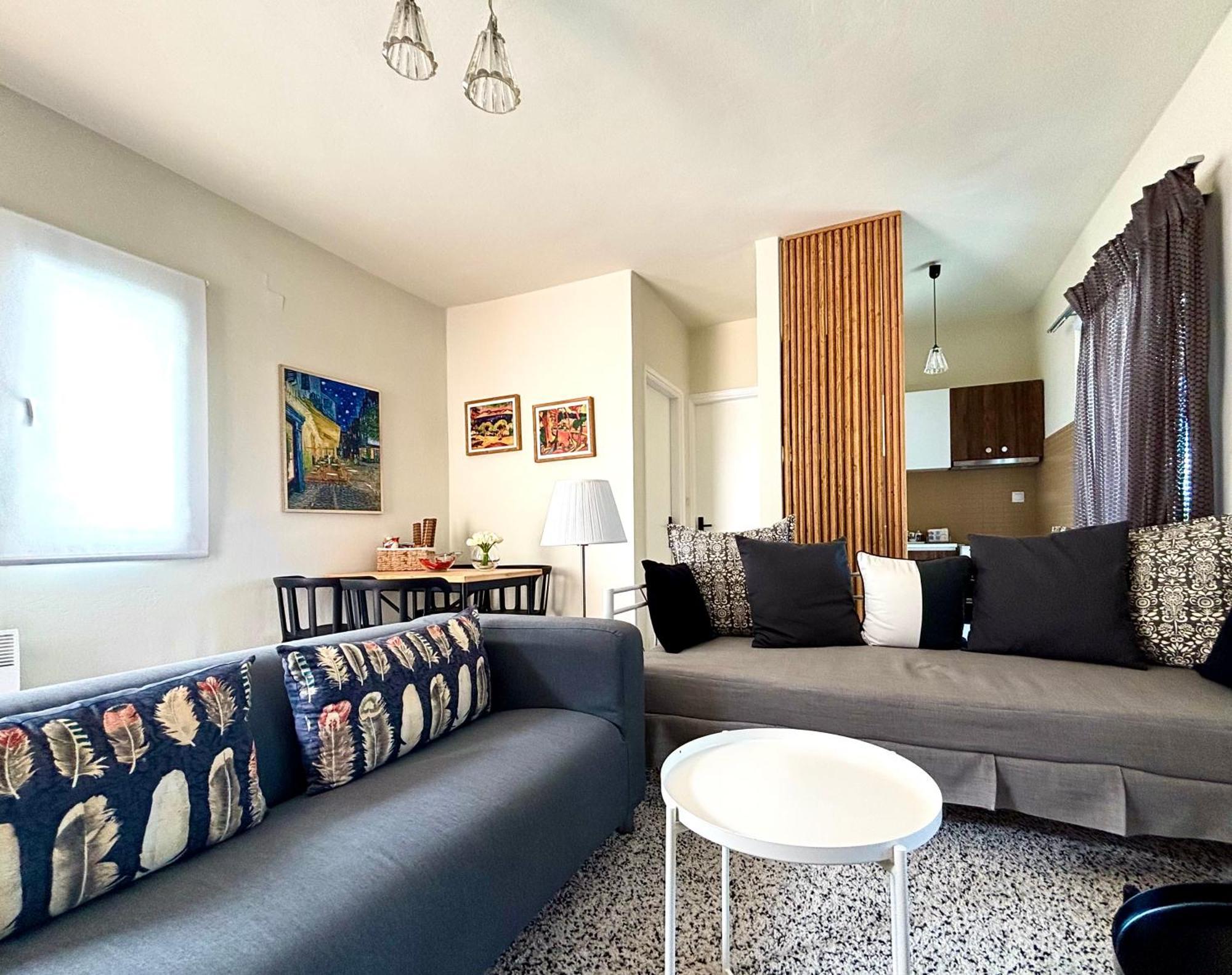 Downtown Apartment Kamena Vourla Dış mekan fotoğraf
